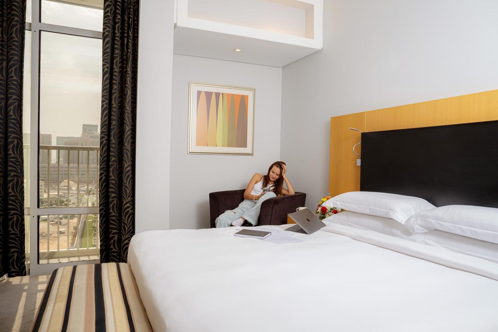 Hala Arjaan By Rotana, Deluxe Hotel Apartments Abu Dhabi Ngoại thất bức ảnh