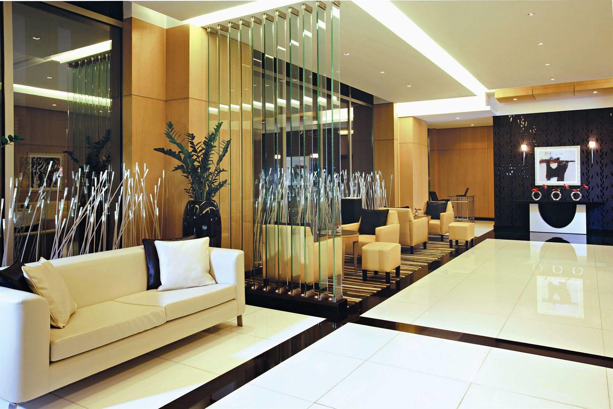 Hala Arjaan By Rotana, Deluxe Hotel Apartments Abu Dhabi Ngoại thất bức ảnh