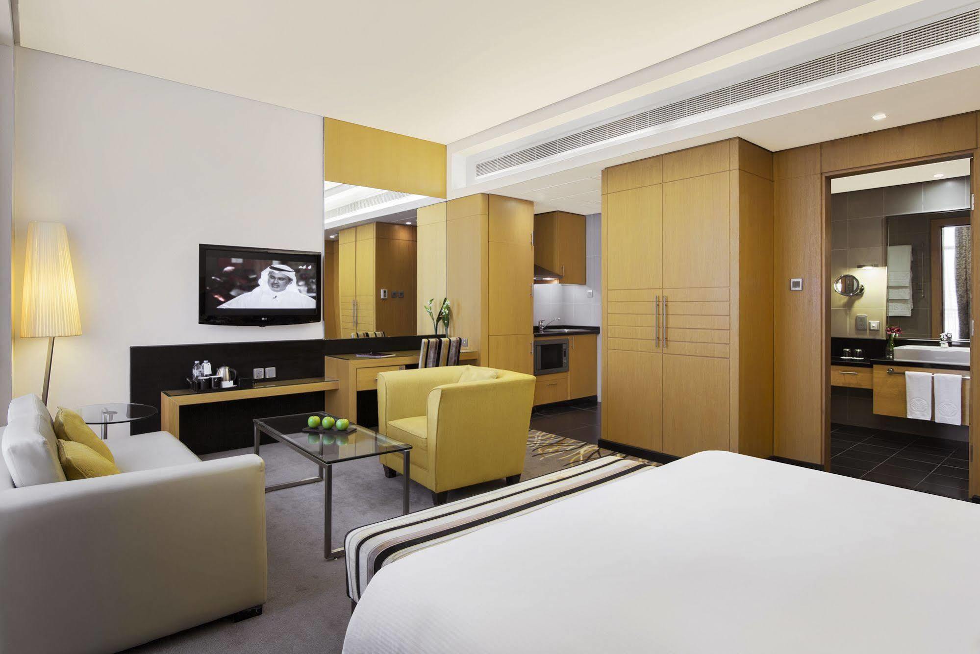 Hala Arjaan By Rotana, Deluxe Hotel Apartments Abu Dhabi Ngoại thất bức ảnh